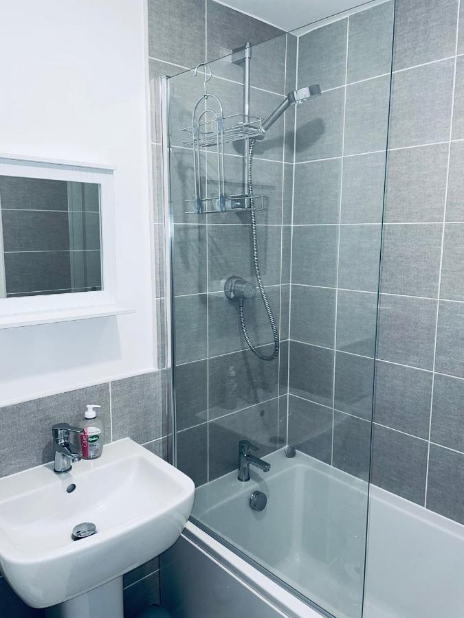 Cosy Family Home - Coventry City Centre - Entire House Εξωτερικό φωτογραφία