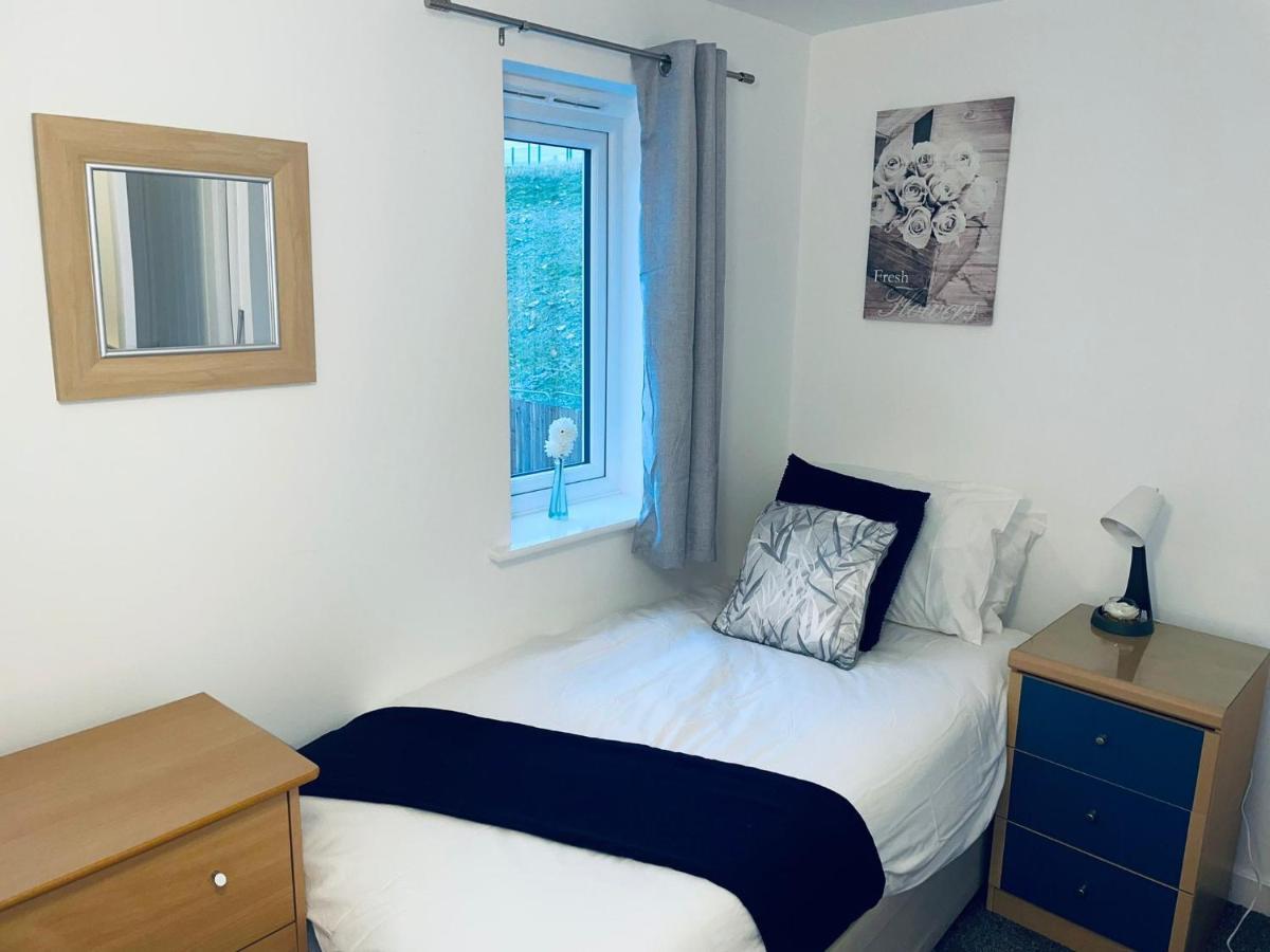 Cosy Family Home - Coventry City Centre - Entire House Εξωτερικό φωτογραφία